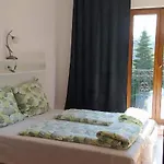 Pod Modrzewiami Quarto em Acomodações Particulares