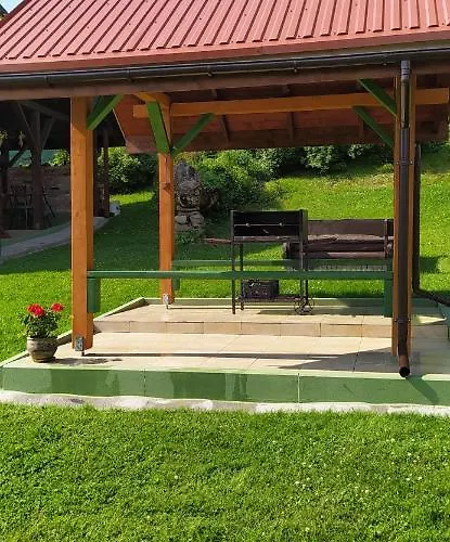 Pod Modrzewiami Milowka