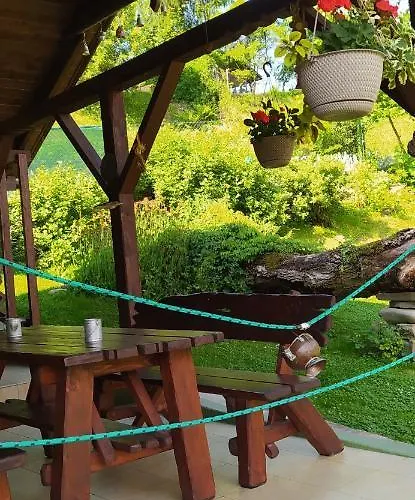 Pod Modrzewiami منزل للإقامة *